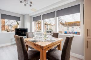 Seafarers - Contemporary Apartment, Central Location