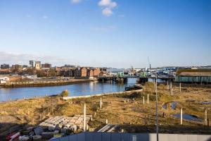 The Sanctuary- Short Walk to Hamworthy Beach and Park