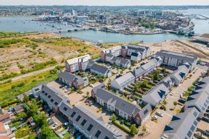 The Sanctuary- Short Walk to Hamworthy Beach and Park