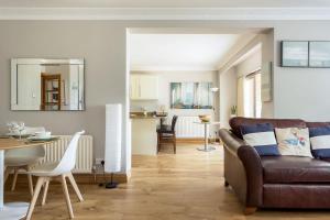 Sandy Shores - Moments from Blue Flag Sandbanks Beach