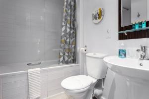 Sunnyside - Stylish Apartment Moments from Poole Quay