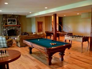 Lovely Charming Villa with Vineyards and Outdoor Pool in Oregons Willamette Valley