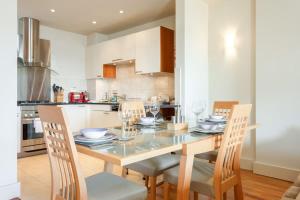 Crows Nest - On Poole Quay, Parking and Wi-Fi included