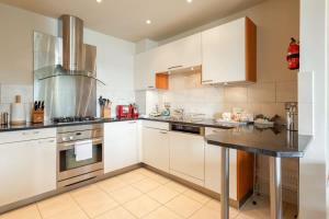 Crows Nest - On Poole Quay, Parking and Wi-Fi included