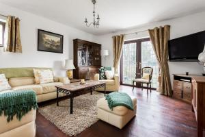 The Willows - Charming Railway Woodland Cottage with Log Burner