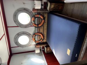 Experiment Rel Glmping Exterience t this Picturesque Bot in Byfield, Wisconsin