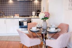 Mojo - Modern Apartment with Balcony