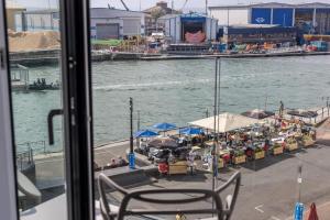 Endless Summer - Spacious Living Space on Poole Quay