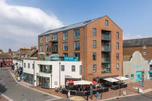 Endless Summer - Spacious Living Space on Poole Quay