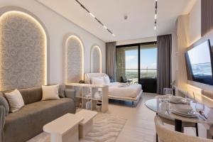 Stunning Studio with Private Jacuzzi in Trillionaire