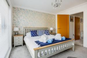 Oasis- Short Drive to Bournemouth Beach