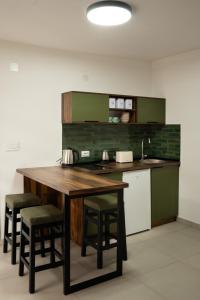 Iris Apartments