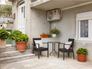 Apartment New Cozy Pet-Friendly Apartment Mara with Free Parking