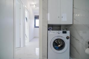 SithoniaRS Sea Nomad Luxury Maisonette