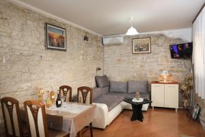 Apartments Barat