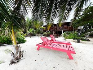 Castaway Blue Hole Long Caye
