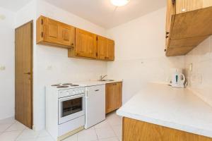 Apartments and Room Vjera