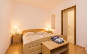 Apartments and Room Vjera