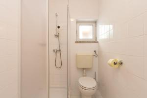 Apartments and Room Vjera