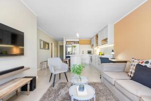 Mayfair Luxury 212 by Host Agents