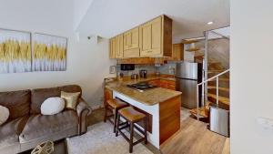 Crestwood 1211 Standard Studio Loft