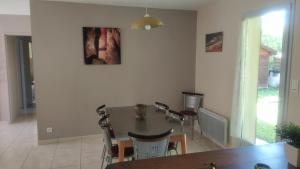 Maisons de vacances L'Olivier Maison de village avec jardin au calme pour 6 pers : photos des chambres