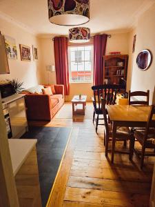 Historic Gloucester Stay - A Hidden Gem