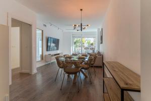 RentitSpain - Playa Granada - TRM 1 Mar y Monte frente a la Playa