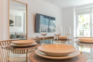 RentitSpain - Playa Granada - Apartamentos TRM Aguacate Relax entre Mar, Golf y Montaña