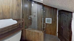 Crestwood 1308 Premier 1 Bedroom plus Loft
