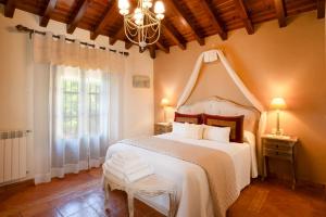 Villa Viewpoint: private pool sleeps 6 views