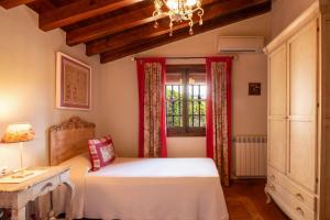 Villa Viewpoint: private pool sleeps 6 views