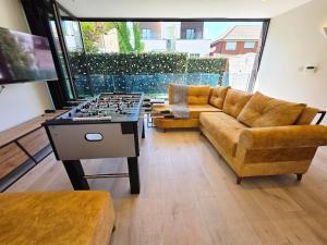 Chic 2 Bedroom Modern Cave House