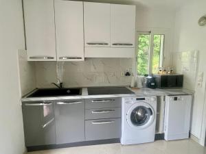 Maisons d'hotes Maison Azurelienne : Chambre Quadruple avec Balcon 