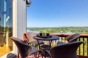 Lake View Cabin Incredible Panoramic Views, Spa