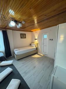 Alis Pension ada alis