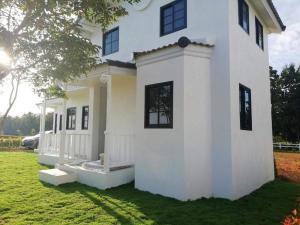 Luna Rose ลาลูน่าวินเทจโฮมเขาใหญ่