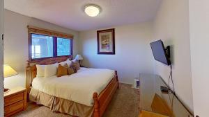 Crestwood 2107 Standard 2 Bedroom