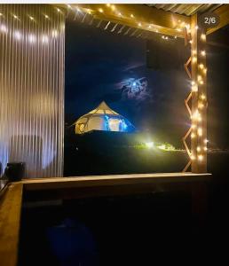 Luxury Stargazing Glamping - Seren Hardd with Hot Tub