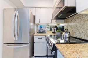 Big Island Casa De Emdeko A308 by Coldwell Banker Island Vacations