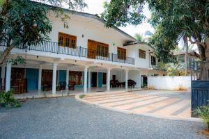 Earls place Tourist Resort