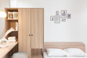 Spacious 1BR Studio Private Balcony and Cozy Netflix