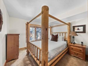 402 Chaparral Timber Escape! Relaxing Deer Valley Condo with Hot Tub! Close to Skiing Hiking! by SkyRun Park City