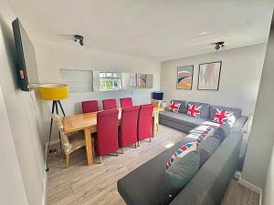Eastcote Apartment