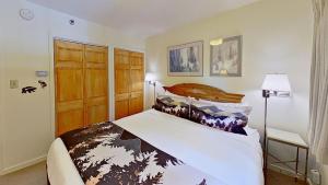 Crestwood 2214 Standard 1 Bedroom