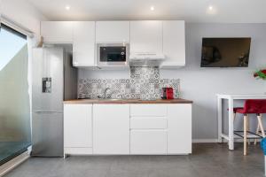 Blue moon Heliopolis