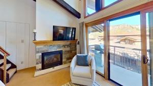 Crestwood 2313 Deluxe 1 Bedroom Plus Loft
