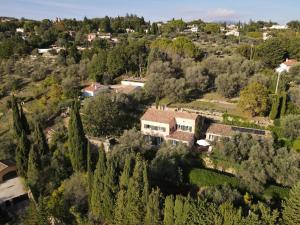 Maisons de vacances Pool House Renoir with heated pool and private garden : photos des chambres