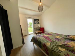 Maisons de vacances Gite de charme trois chambres au pied des marais grand jardin : photos des chambres