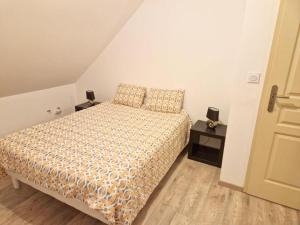 Sherman & Willy Jeep - 2 Maisons de vacances, 4min a pied de la plage - Parking prive - Wifi gratuit - Terrasse - Calme : photos des chambres